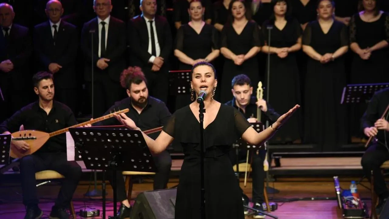 Atakum'da Bahar Konseri coşkusu: 'Biletin Kitabın Olsun' kampanyası ile destek buldu