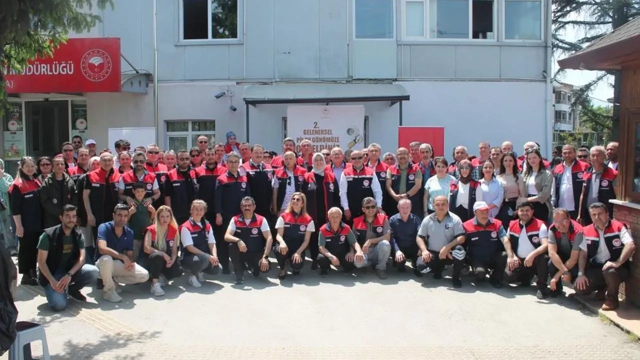 Pilav Günü etkinliğinde bir araya geldiler: Düzce İl Tarım ve Orman Müdürlüğü'nün 2. geleneksel pilav günü etkinliği düzenlendi