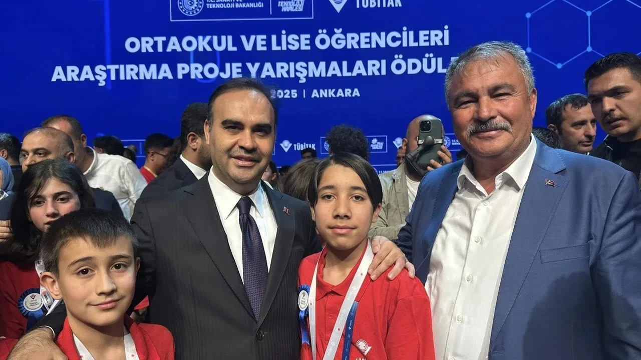 Beyağaç öğrencileri TÜBİTAK yazılım yarışmasında ikinci oldu