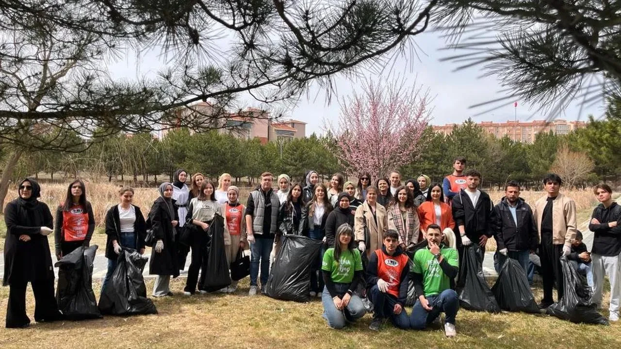 Kütahya Dumlupınar Üniversitesi'nde "Daha yanmadan" projesi ile orman yangınlarına karşı farkındalık artırılıyor!