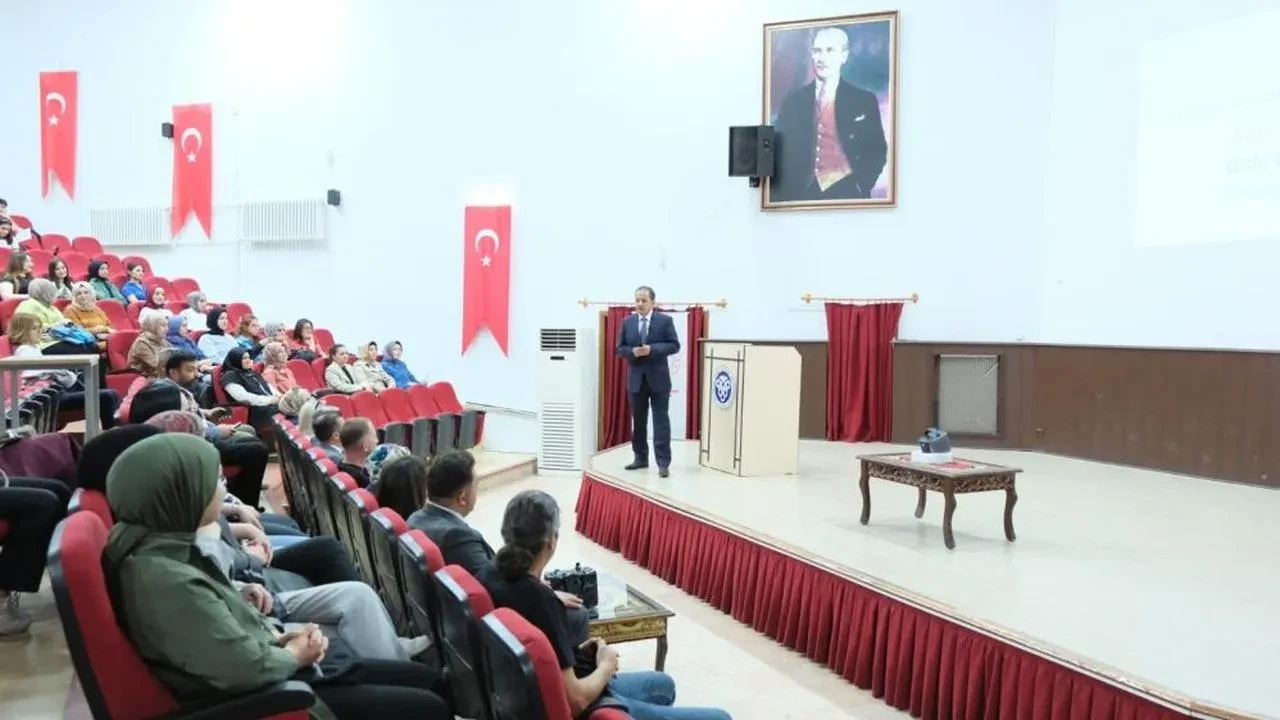 Erzincan'da gıda okuryazarlığı için kapsamlı seminer düzenlendi