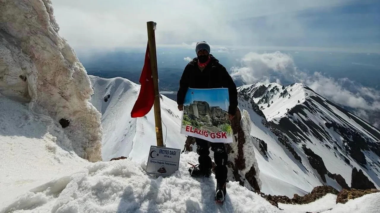 Elazığlı Tarık Trap, 3.917 metrelik Erciyes zirvesini 8 saatte fethetti