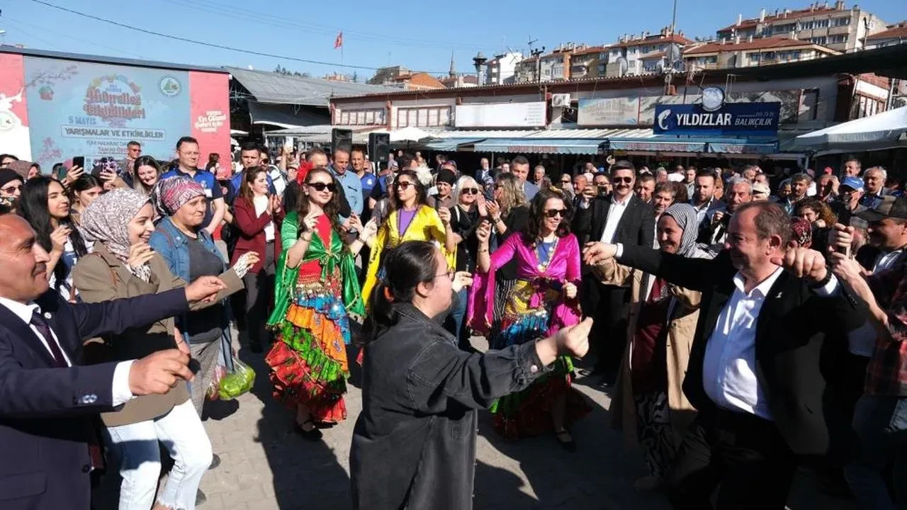 Bolu'da hıdırellez coşkusu: Yüzlerce vatandaş katılımıyla şenlik düzenlendi