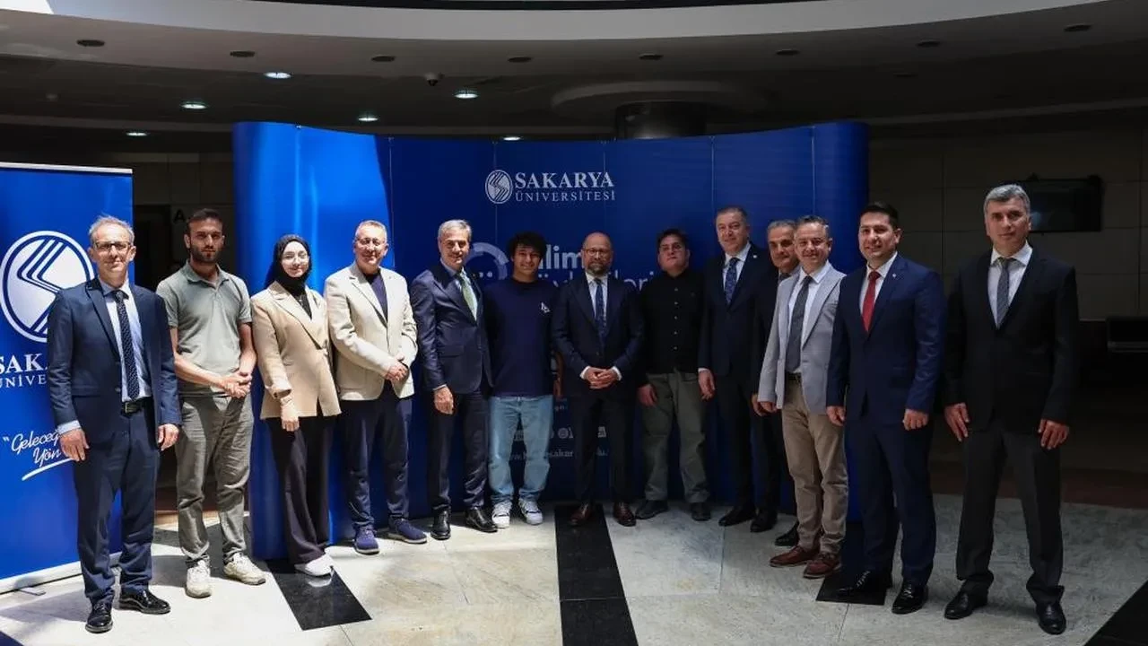 Başkan Alemdar Gençlerle Saha Mesaisinde