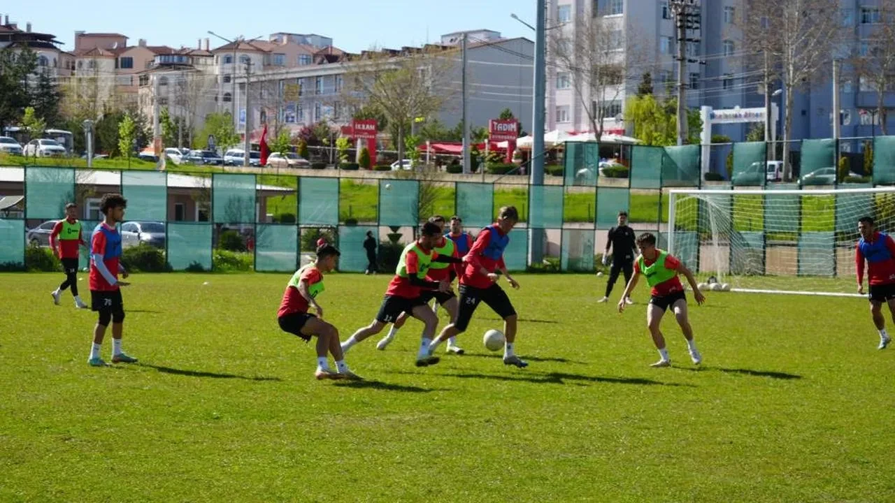 Kastamonuspor, Beykoz Anadoluspor ile kritik play-off maçına hazırlanıyor: Takımın morali yüksek