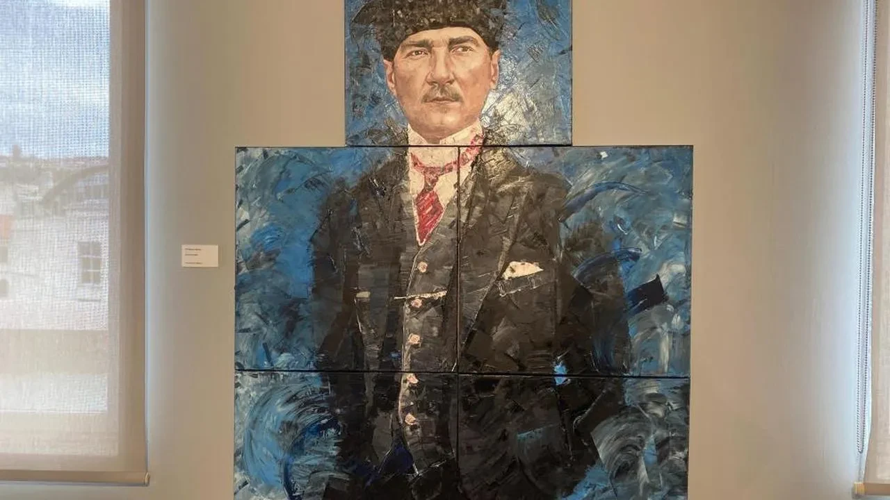 Emirhan Bıçakçı'nın "Atatürk Portreleri" sergisi açıldı: Ziyaretçiler için unutulmaz bir deneyim fırsatı