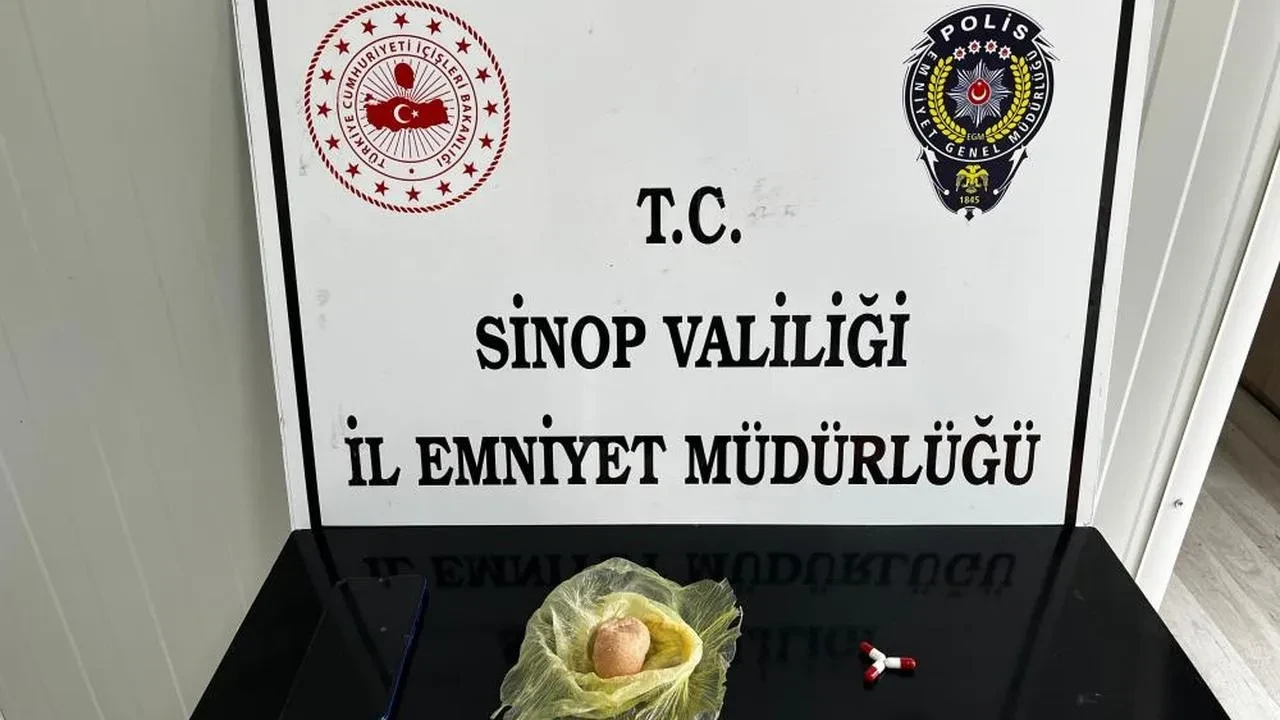 Sinop'ta şüpheli şahıs tutuklandı: 48,91 gram bonzai ve 3 adet sentetik hap ele geçirildi