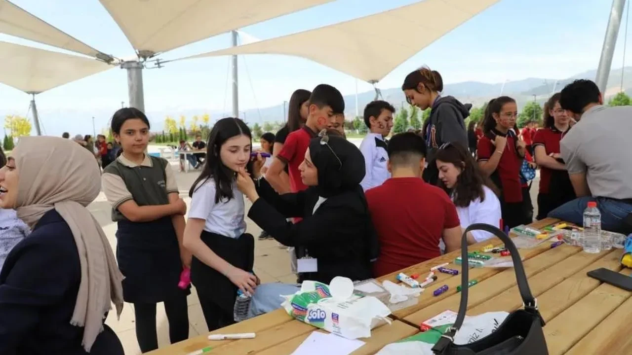 Erzincan Binali Yıldırım Üniversitesi'nde matematik şenliği düzenlendi