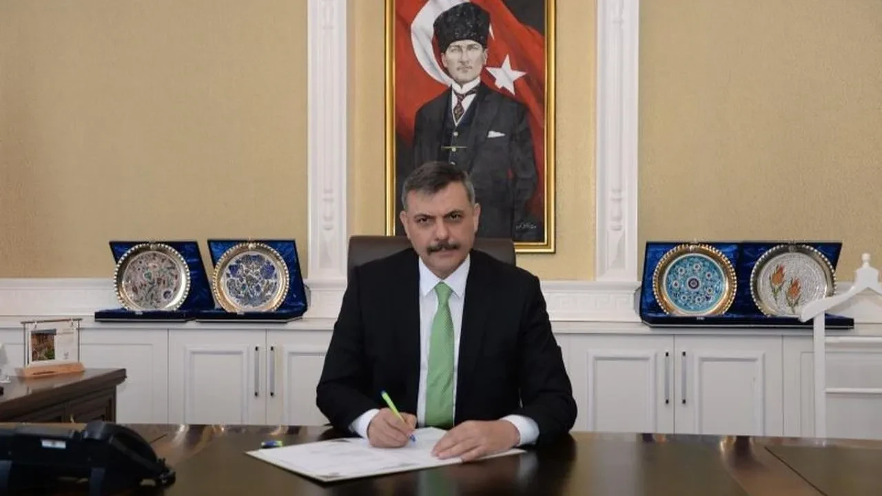 Erzurum Valisi Çiftçi'den 19 Mayıs mesajı: "Gençlerimiz, ülkemizin aydınlık geleceğinin teminatıdır!"