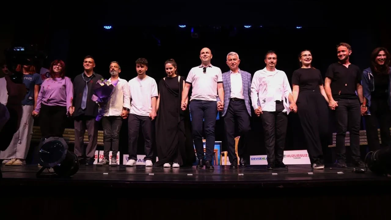 UEDAŞ çalışanları Ahmet Vefik Paşa Tiyatrosunda sahneledi