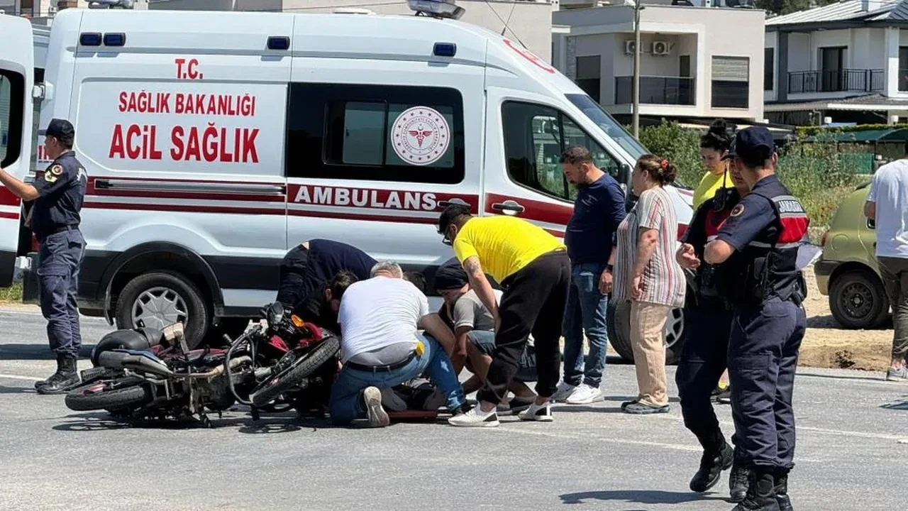 Kuşadası'nda motosiklet kazası: İki yaralı, jandarma soruşturma başlattı