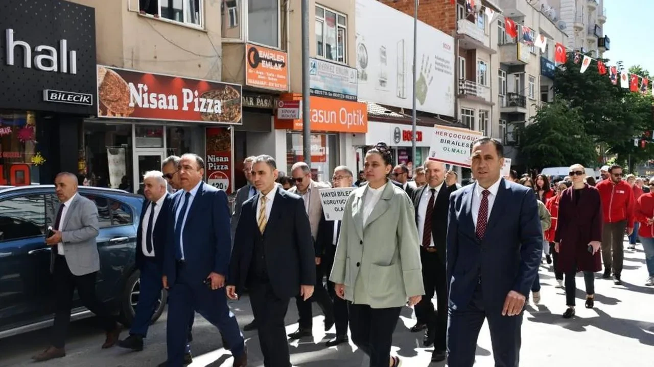 Bilecik’te ‘aile Yürüyüşü’ İle ‘aile Yılına’ Vurgu Yapıldı: Bilecik’te aile Yılı etkinlikleri sürüyor