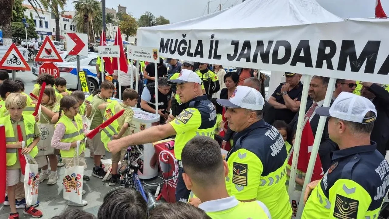Bodrum'da öğrencilere trafik eğitimi: Alkol simülasyonu ile gerçek deneyim