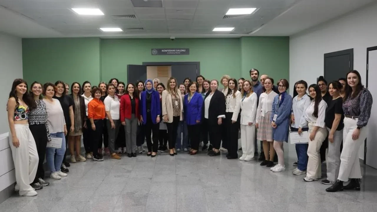 İzmir'de ebelerin normal doğum eğitimleri başladı: Sezaryen oranları düşecek mi?