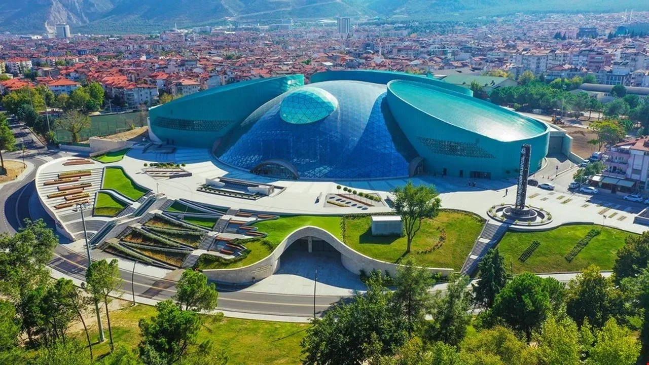 Denizli Büyükşehir Belediyesi'nin ismi değişen kültür merkezi için valilikten kritik onay gelmedi