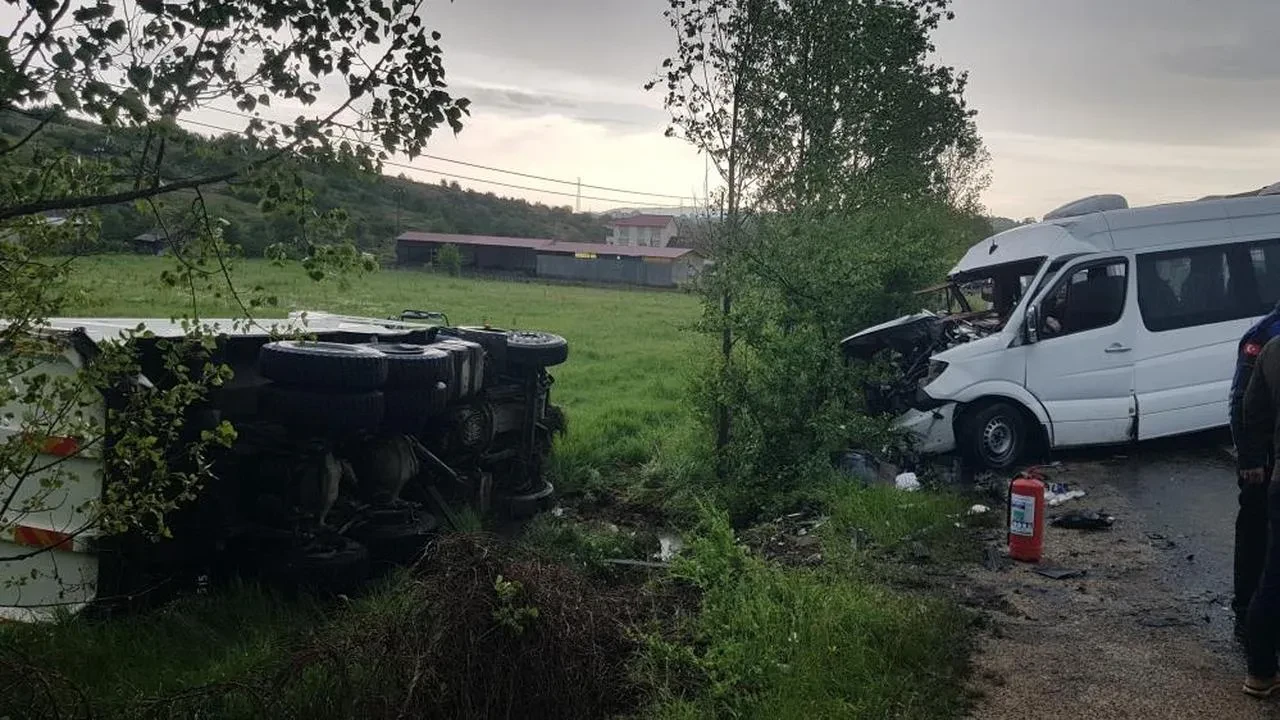 Karabük'te dört araçlı kazada dokuz kişi yaralandı