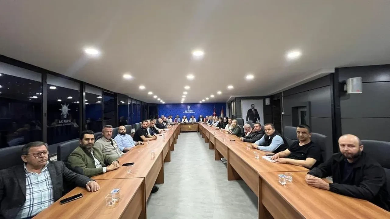 Bilecik'in geleceği için önemli adımlar: AK Parti İl Başkanlığı projeleri masaya yatırdı