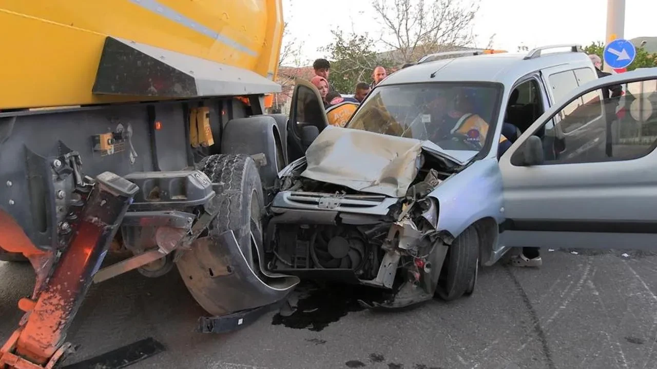 Tavşanlı'da trafik kazası: 5 yaralı, soruşturma başlatıldı