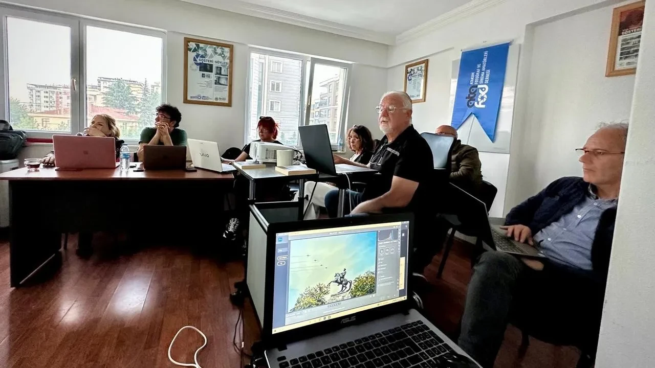ATAFOD yapay zeka destekli Photoshop eğitimi başladı
