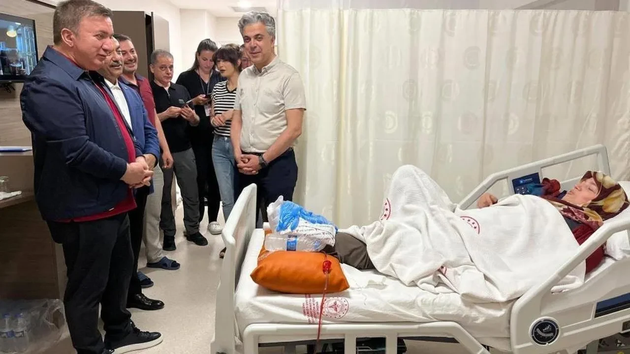 Vali Aydoğdu'dan Mengücek Gazi Hastanesi'ne moral ziyareti