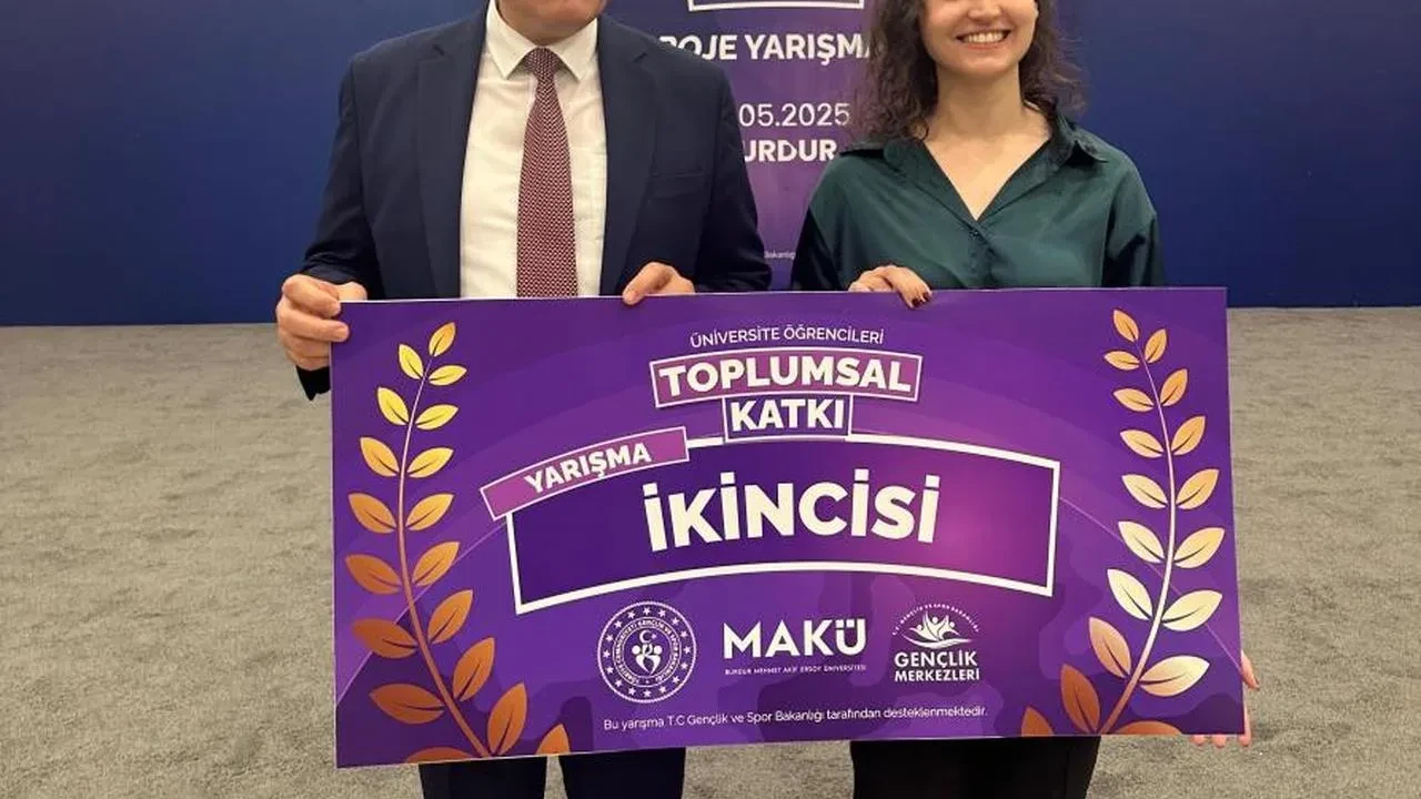 Zonguldaklı öğrenci Merve Özçelik, nebulizatör eğitimi teziyle büyük bir başarıya imza attı