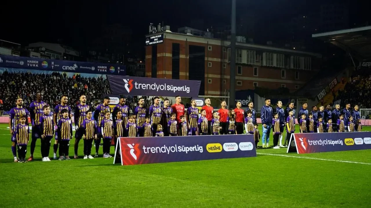 Fenerbahçe, Eyüpspor'u konuk edecek: Amrabat ve İsmail Yüksek cezalı