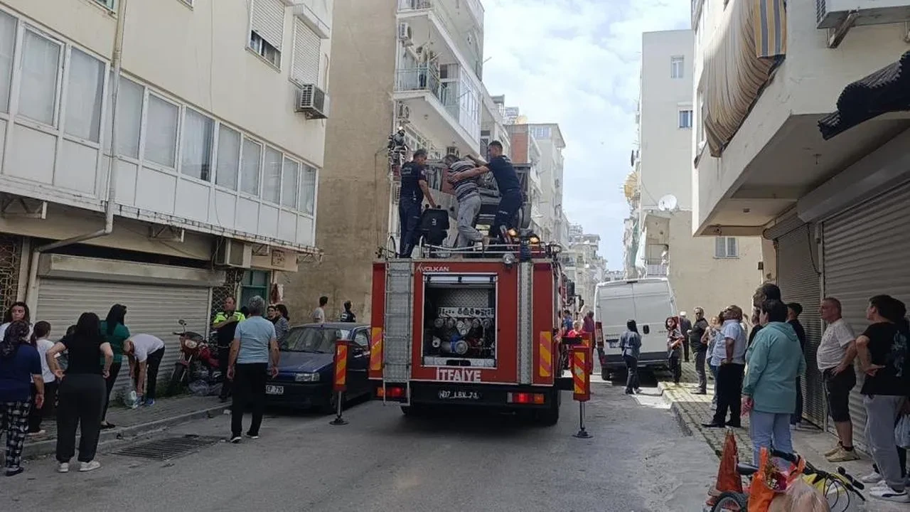 Antalya’da yangın alarmı: İtfaiye mücadele ekipleri zorluklarla karşılaştı