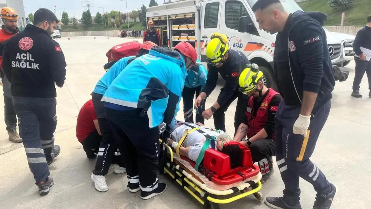 Endüstriyel kaza tatbikatı gerçeği aratmadı: Eskişehir'de tatbikat yapıldı