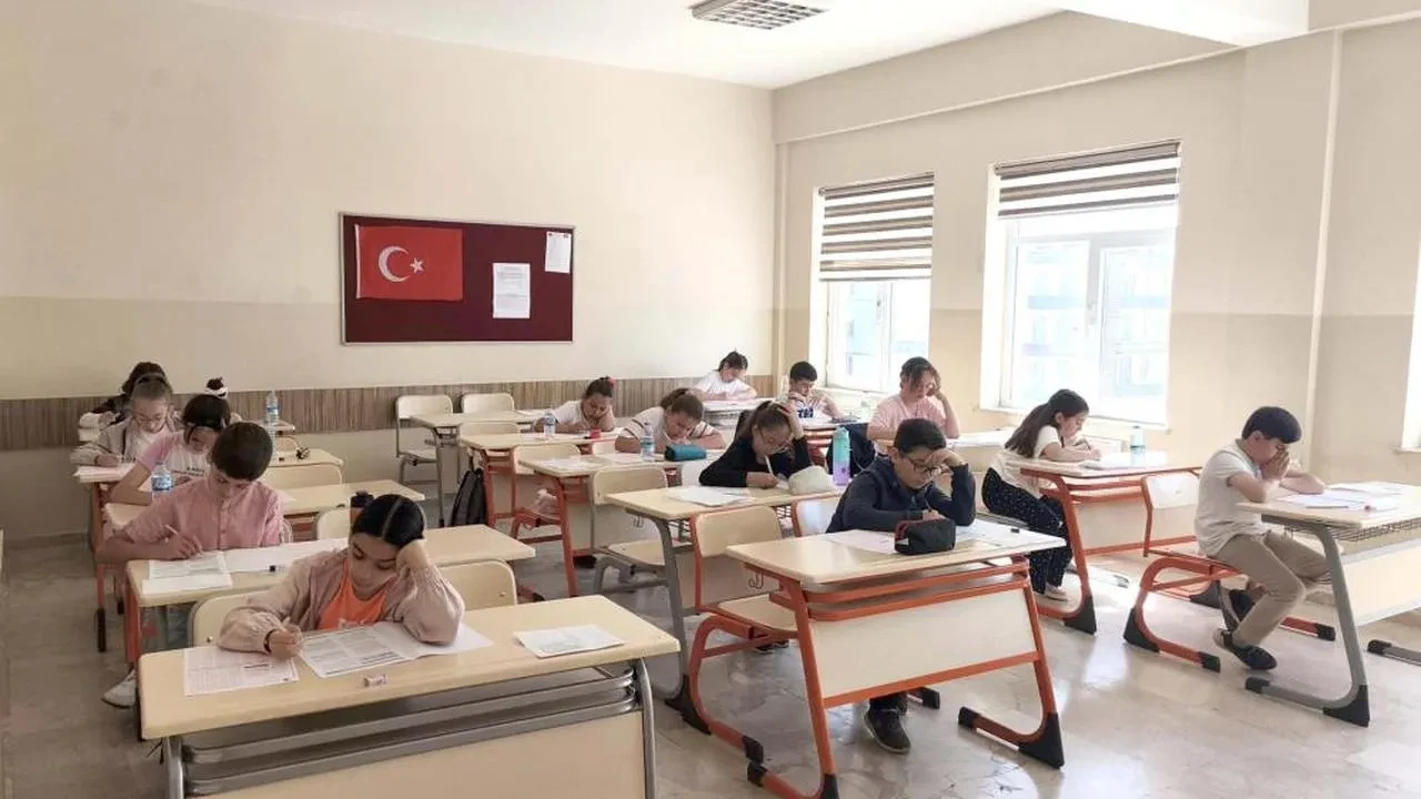 Sivas'ta proje imam hatip sınavına yoğun katılım