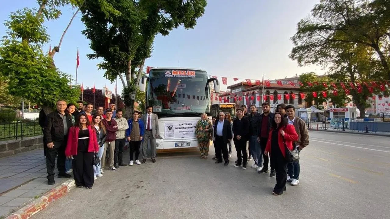 19 Mayıs'ta Anıtkabir'de gençlerden duygusal anma etkinliği!