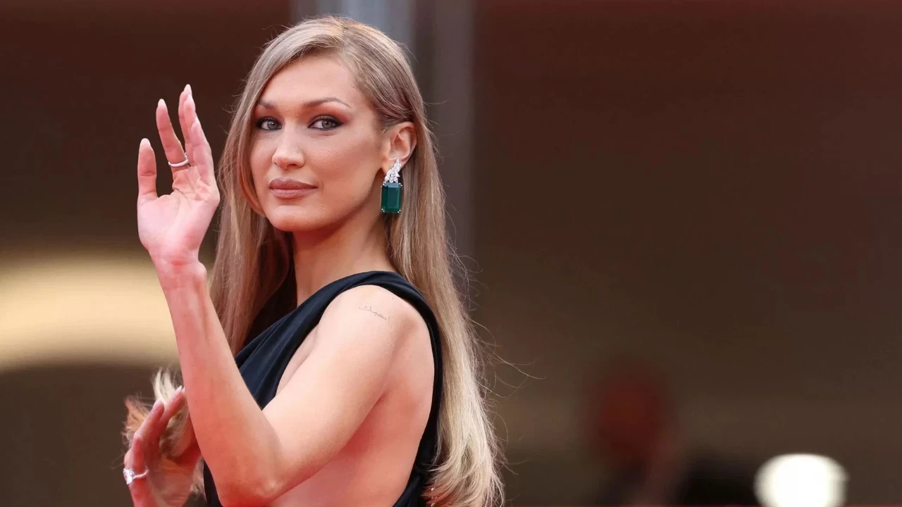 Bella Hadid'den Cannes'da hayranlarını etkileyen sıradışı bir hareket