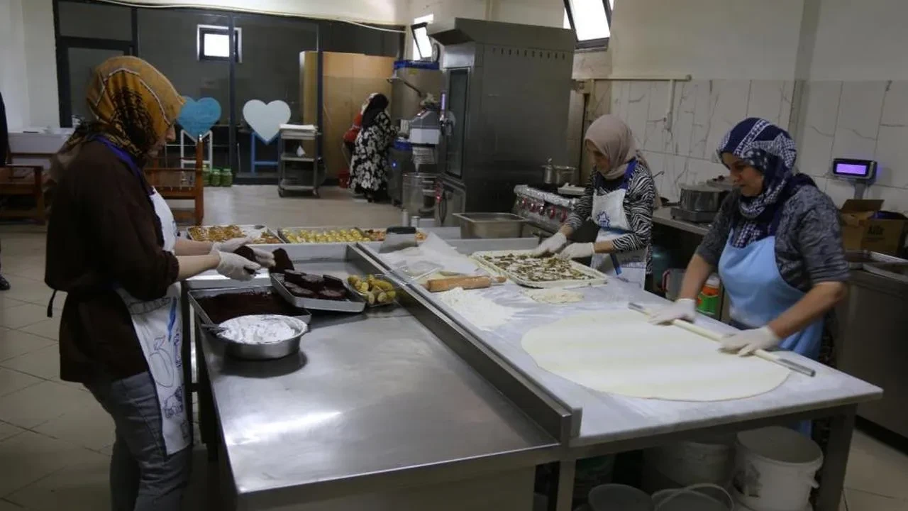 Malatyalı Kadın Kooperatifi'nin el emeği ürünleri, sağlıklı gıda arayanların gözdesi!