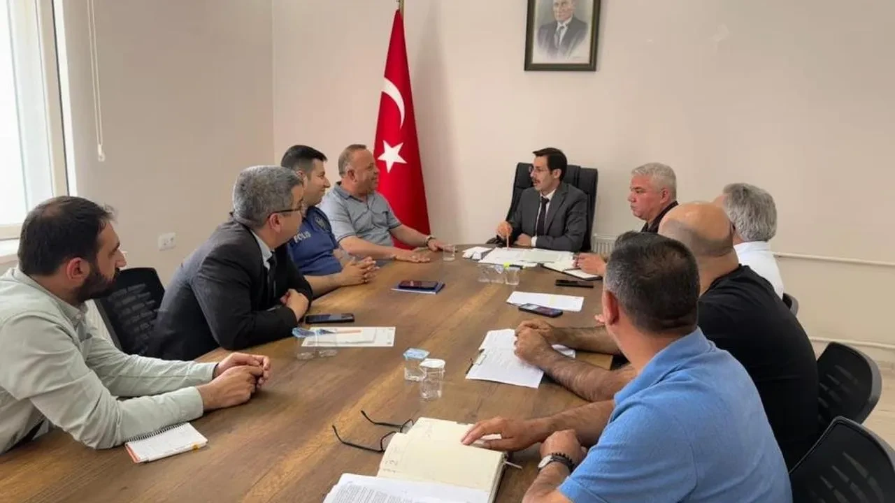 Bozdoğan'da sokak hayvanları sorunu için çözüm önerileri masaya yatırıldı