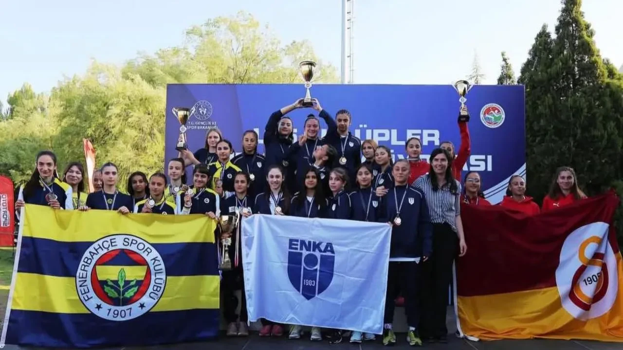 U16 Atletizm Şampiyonası'nda genç yetenekler parladı! Kimler dereceye girdi?