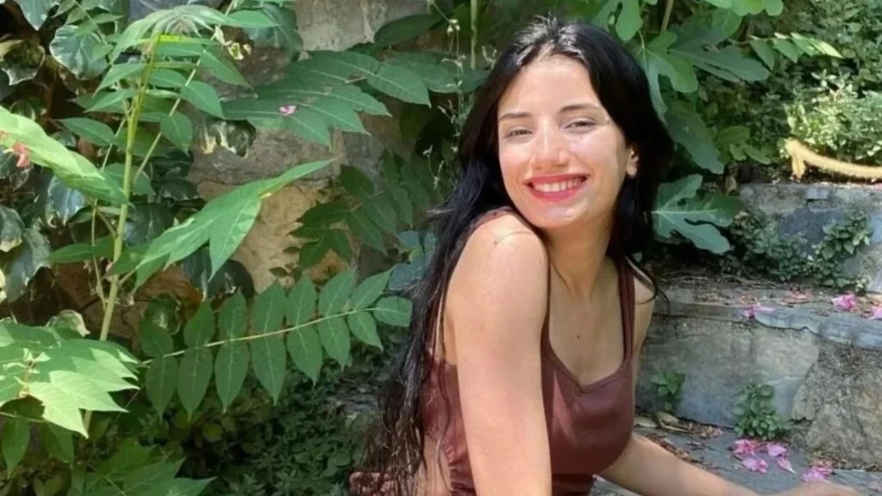 23 yaşındaki sosyal medya fenomeni Saniye Yılmaz kaza sonucu hayatını kaybetti