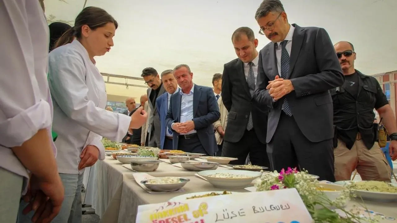 Hakkari'de yöresel lezzetler Ot Festivali'nde buluştu