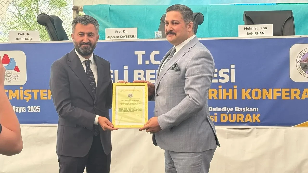 Dedeli Beldesi tarihi konferansında yüzlerce kişi buluştu