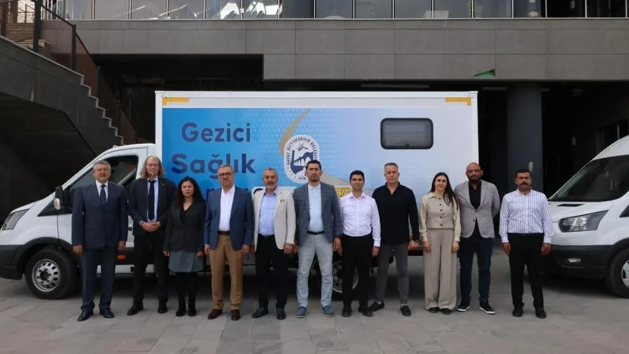 Hbb filosuna 2 gezici sağlık aracı katıldı: Araçlar ilgili birime teslim edildi