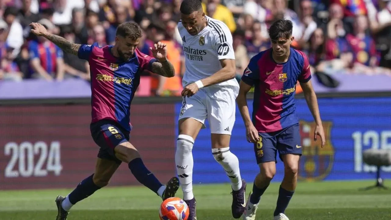 Barcelona, El Clasico'da Real Madrid'i 4-3 mağlup ederek liderliği pekiştirdi