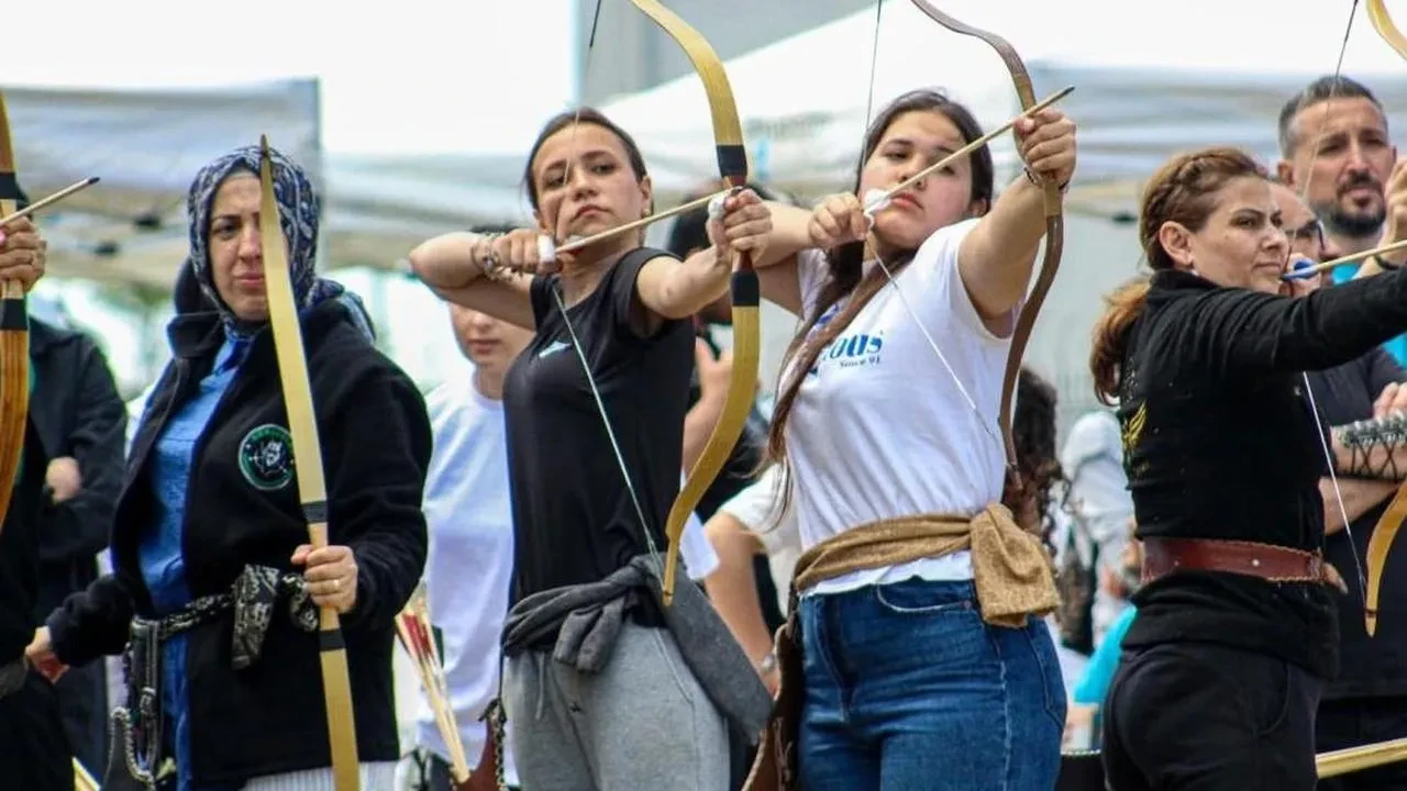 Karacabey'de Uluabatlı Hasan Türk Okçuluk Turnuvası nefes kesti