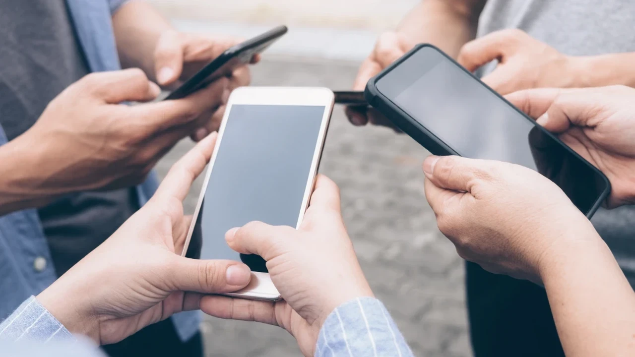 Cep telefonu bağımlılığı hafızanızı tehlikeye atıyor: Dijital amneziye dikkat