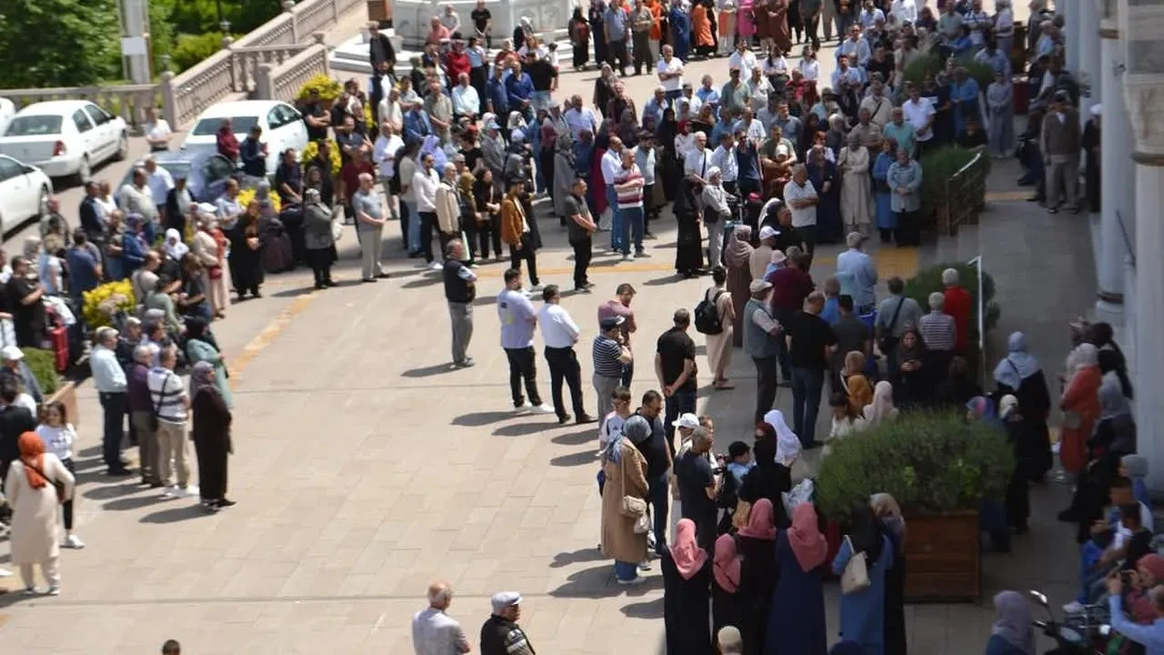 Kırıkkale'den hacı adayları kutsal yolculuğa uğurlandı