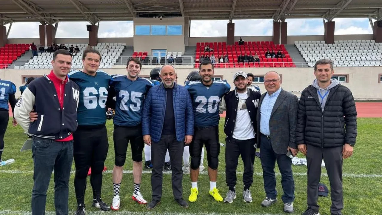 Afyonkarahisar'da Amerikan futbolu heyecanı: Sinanpaşa Zafer Gençlik ve Anadolu Rangers karşı karşıya