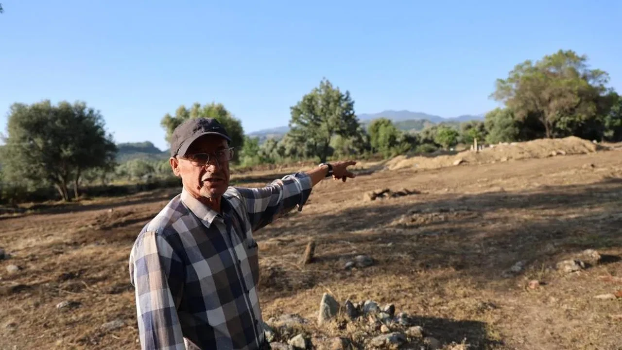Efeler Belediyesi ecdat mezarlarını yıktı: Gazi mezarları da yerle bir edildi