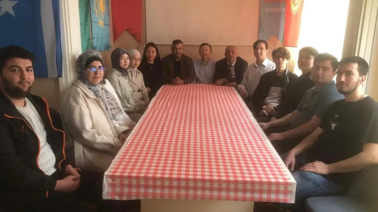 Türk Cumhuriyetleri'nden öğrenciler Eskişehir'de buluştu: 3 Mayıs Türkçülük Günü'nün anlamını vurguladılar