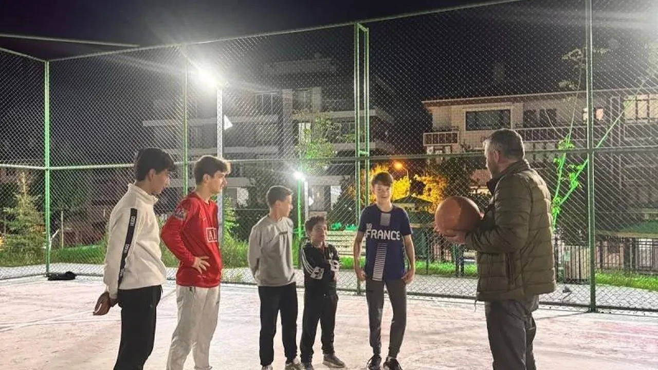 Pursaklar'da spor yatırımlarına devam: Başkan Çetin gençlerin yanında!