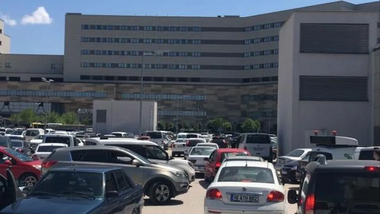 Bursa Şehir Hastanesi'nde otopark krizi! Yetkililerden çözüm bekleniyor