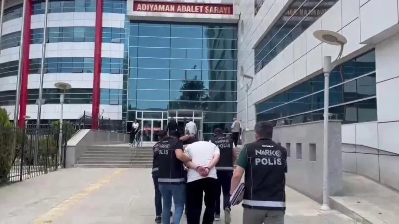 Zehir tacirleri polisten kaçamadı: Adıyaman'da 2 şahıs tutuklandı