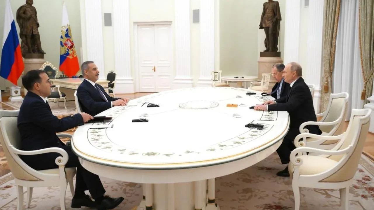 Putin ve Fidan Moskova'da barış görüşmeleri yaptı