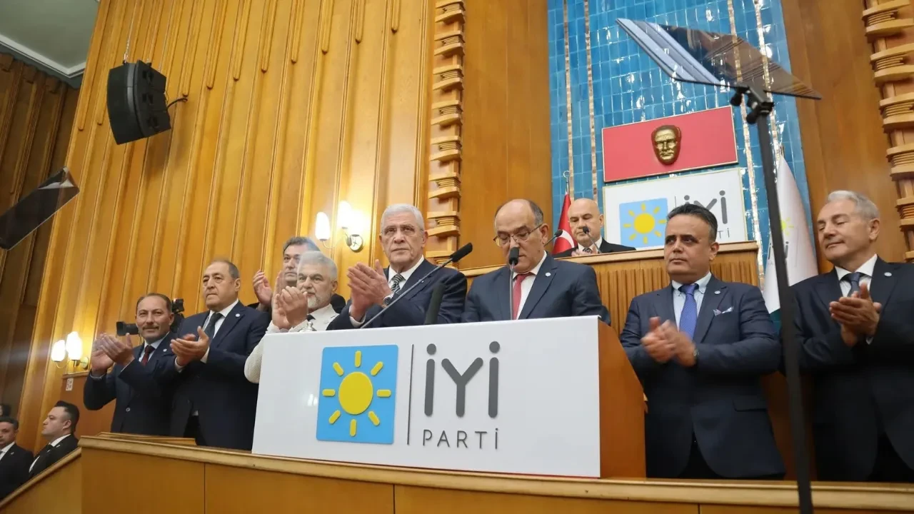 Zafer'den İYİ'liğe geçiş: 9 Kurucu İl Başkanı İYİ Parti'ye katıldı